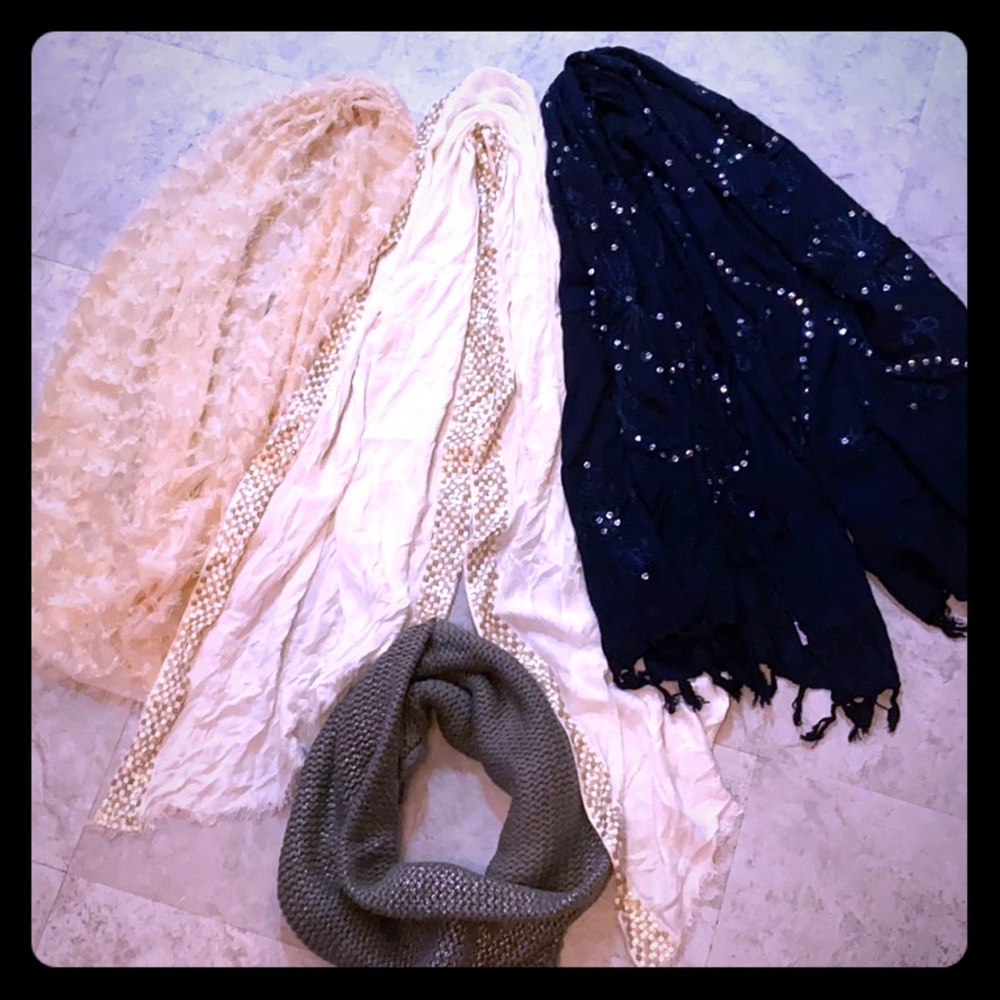 Set of 4 fancy fashion scarves❤️